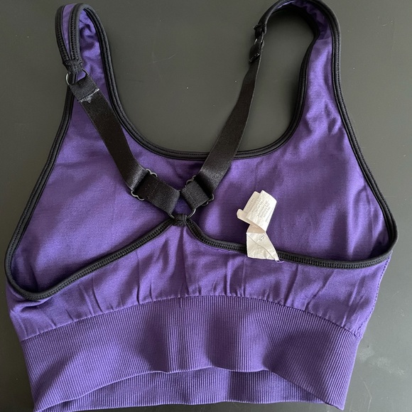 Fabletics Sports Bra - Picture 4 of 5